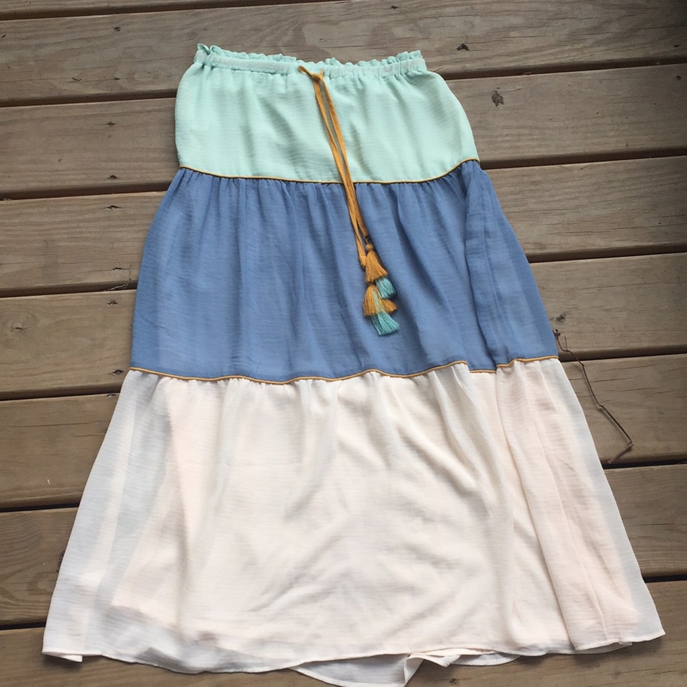 NWT LOFT Tiered Maxi-Skirt